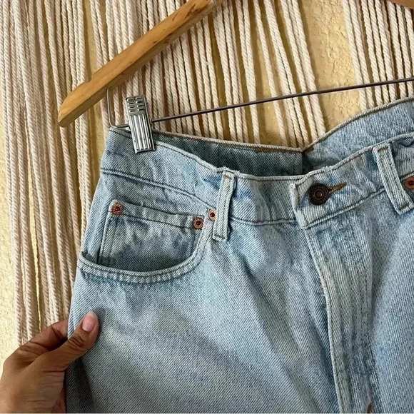 Levis light wash denim jeans high rise 31” - Picture 8 of 12